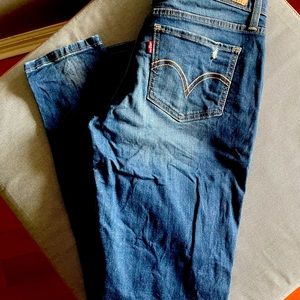 Levi’s Style 524 Jeans, Size 9.